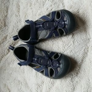 Boys Keen Sandles